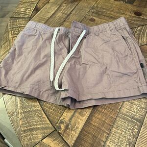 Vuori Medium shorts.